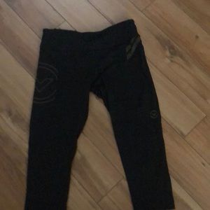 Virus XS Capri pant with copper logo